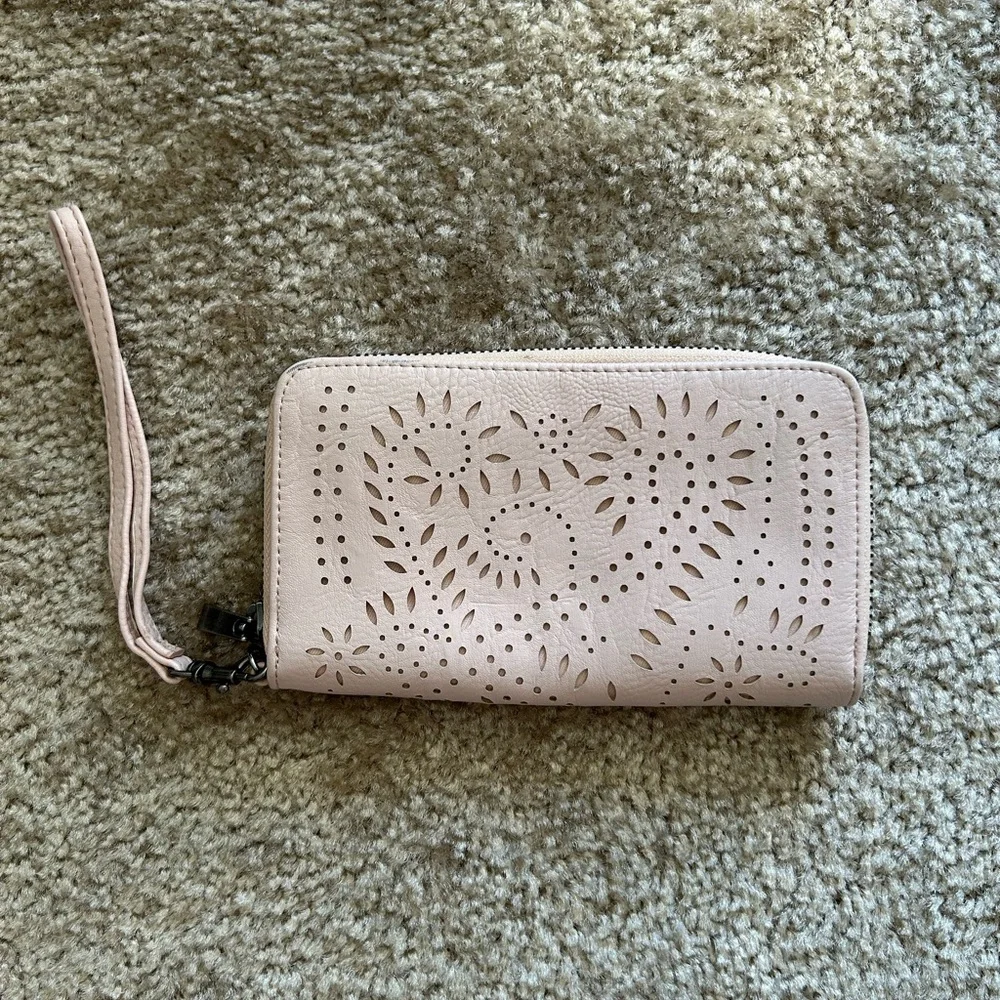 CLUTCH WALLET - Picture 1 of 2